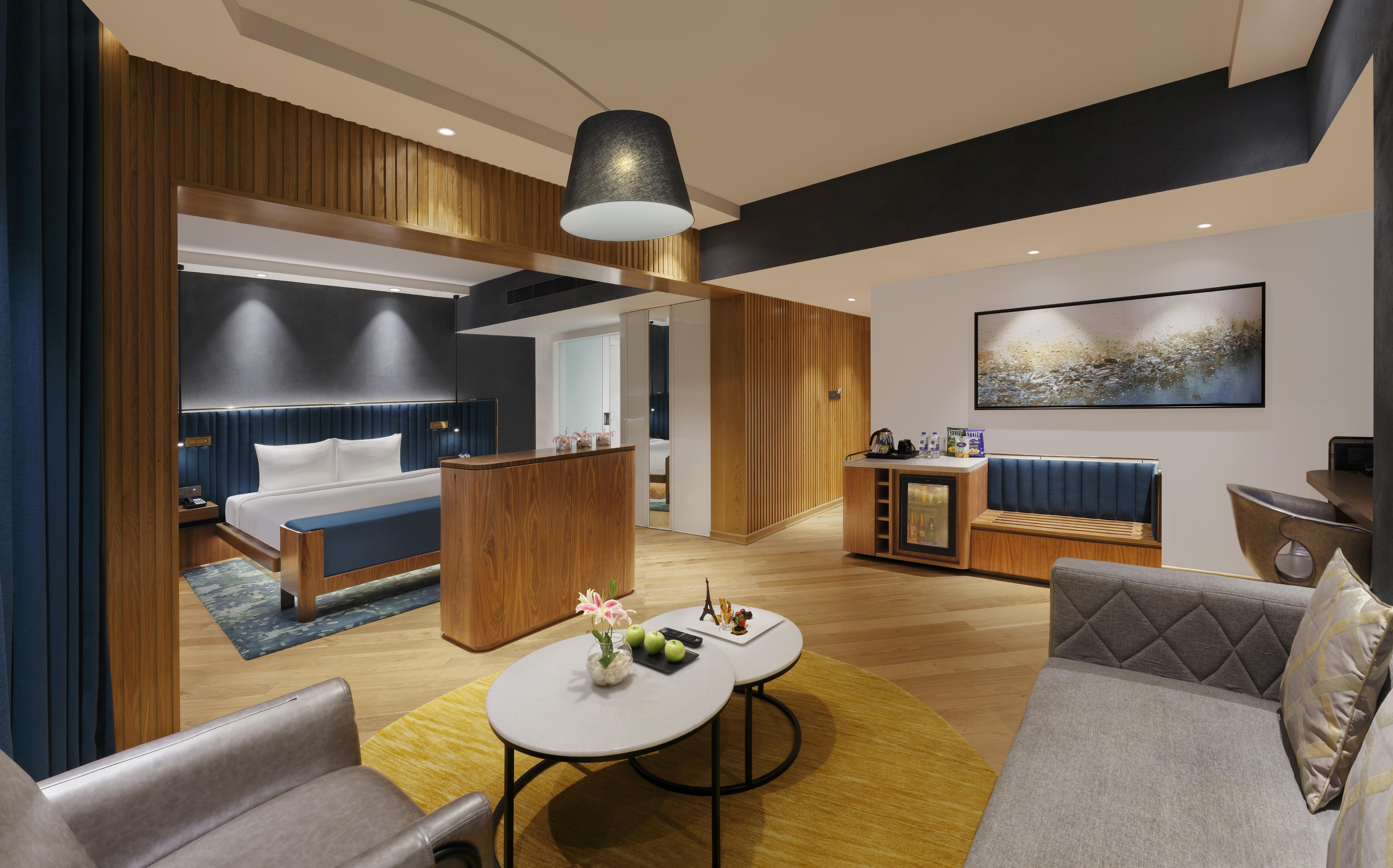 Novotel Mumbai Juhu Beach Экстерьер фото Suite