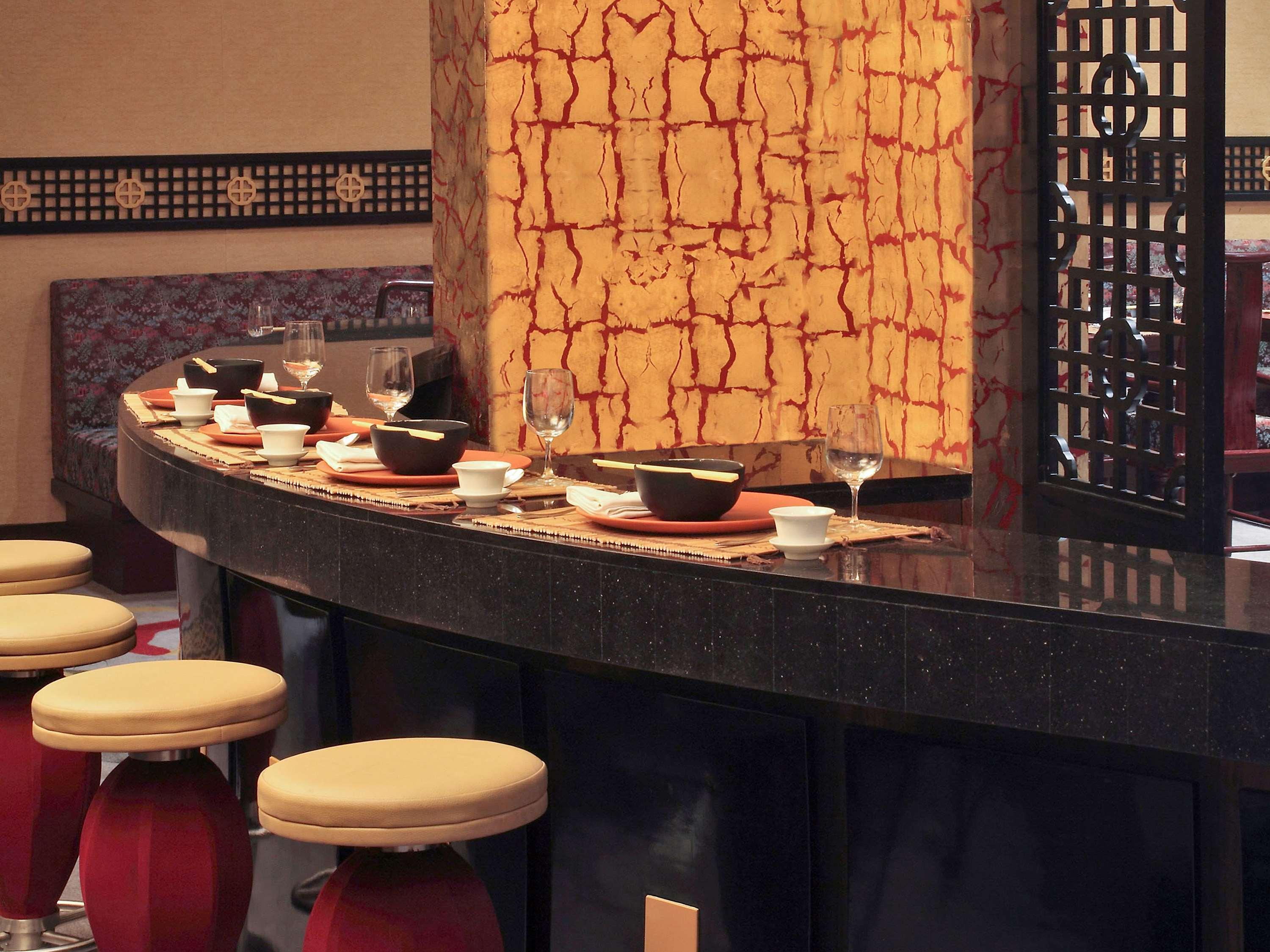 Novotel Mumbai Juhu Beach Экстерьер фото A sushi bar