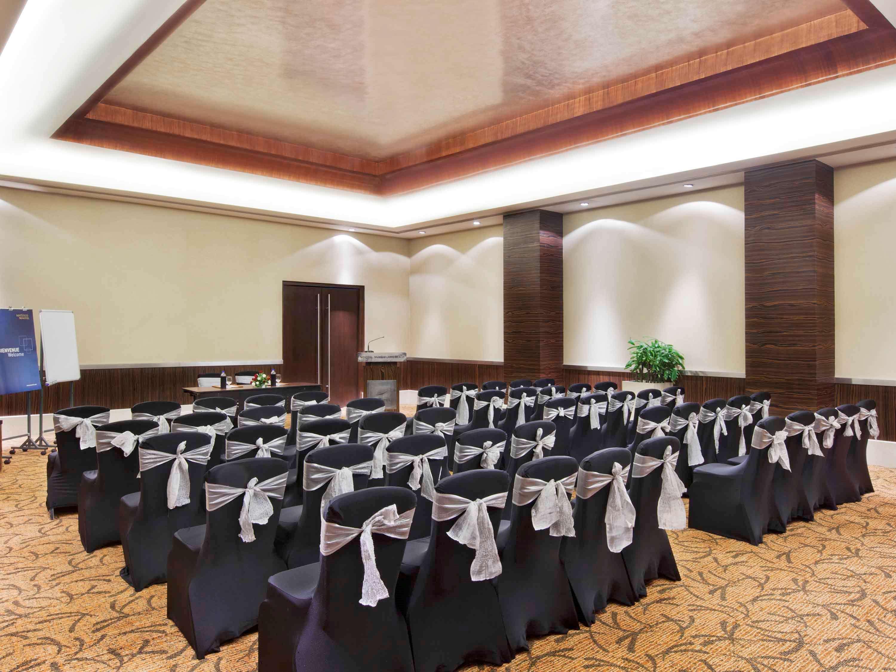 Novotel Mumbai Juhu Beach Экстерьер фото Meeting room