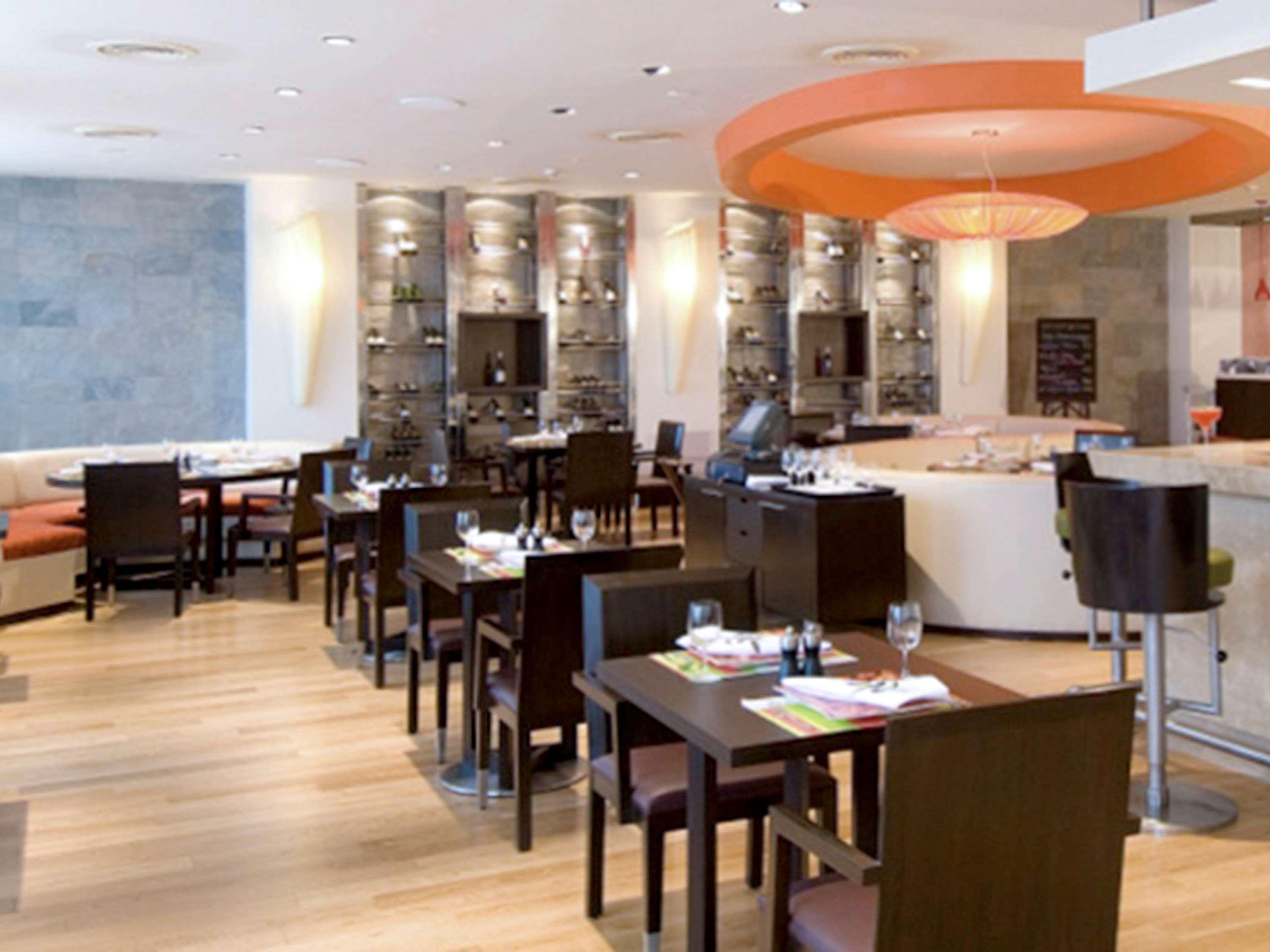 Novotel Mumbai Juhu Beach Экстерьер фото Restaurant
