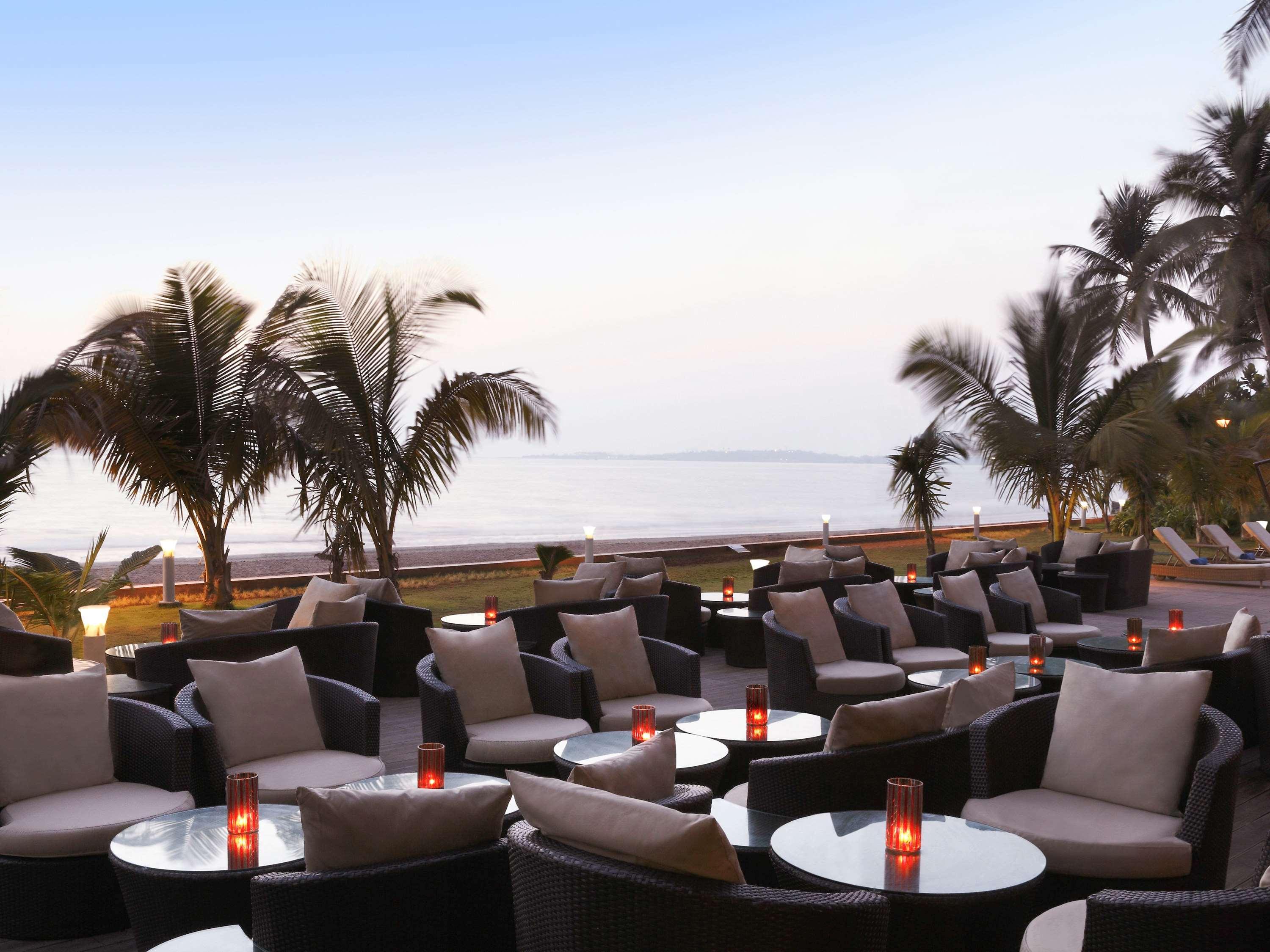 Novotel Mumbai Juhu Beach Экстерьер фото The Beach Club