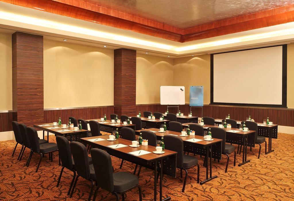 Novotel Mumbai Juhu Beach Экстерьер фото Meeting room